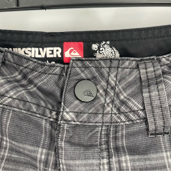 Quiksilver Amphibians Hybrid Men's 32 Gray Plaid Surfer Skater Y2K Swim Trunks - Picture 9 of 12
